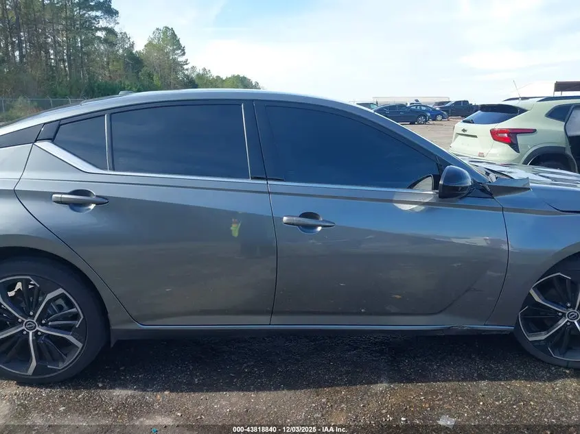 2023 NISSAN ALTIMA SR FWD