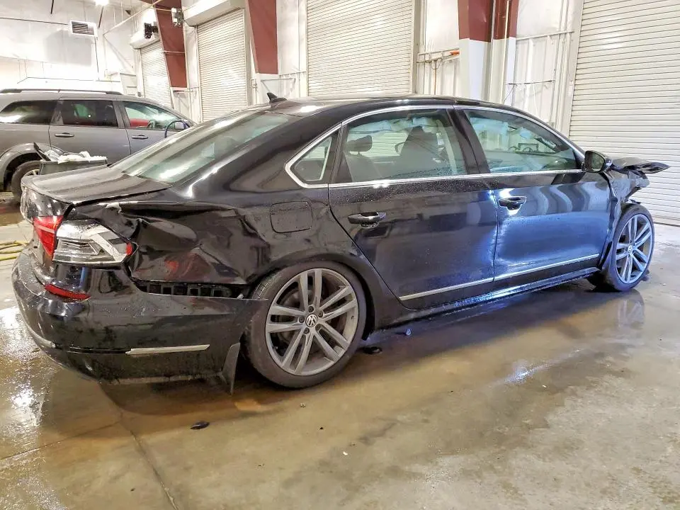 2016 VOLKSWAGEN PASSAT SE  