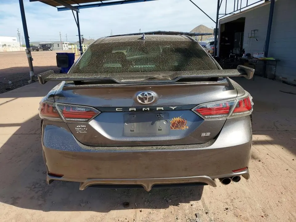 2019 TOYOTA CAMRY SE  