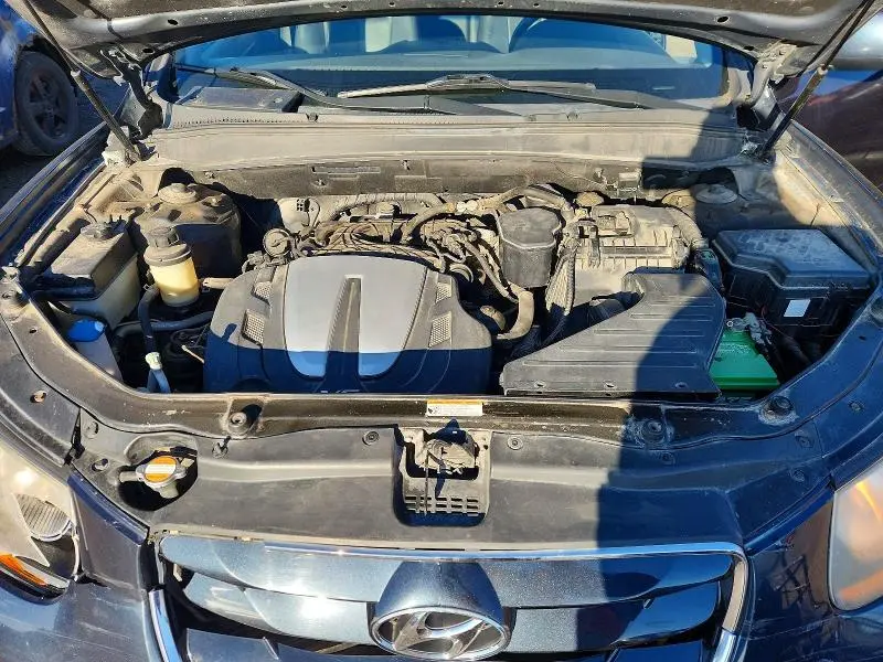 2010 HYUNDAI SANTA FE SE  