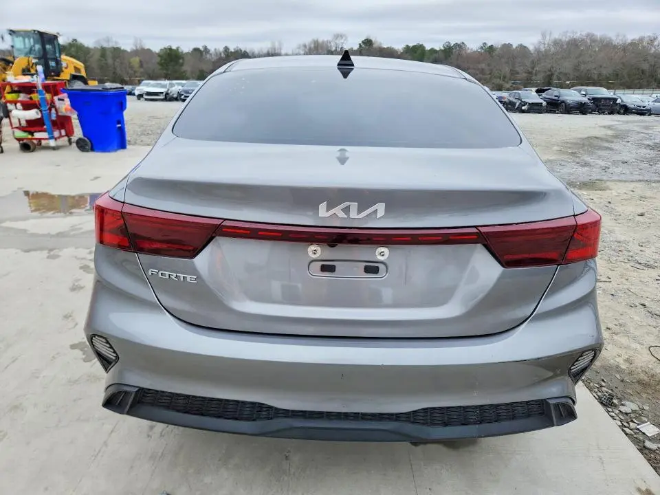 2022 KIA FORTE LXS  