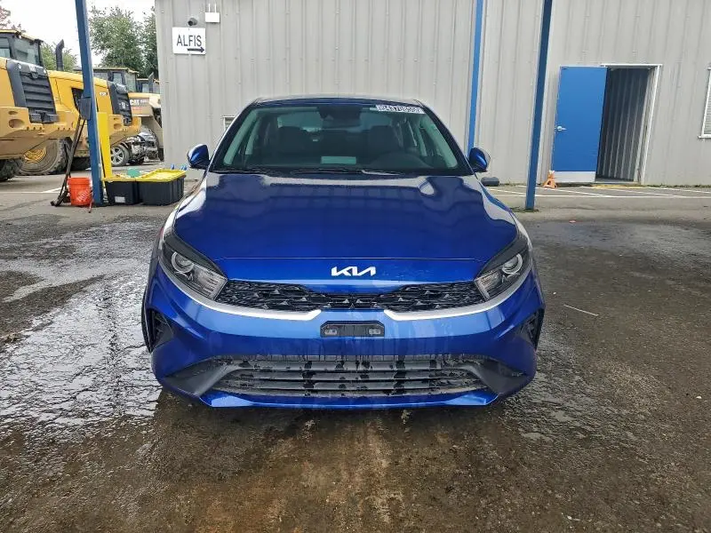 2023 KIA FORTE LX  