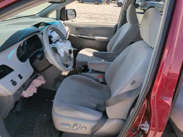 2011 TOYOTA SIENNA LE  