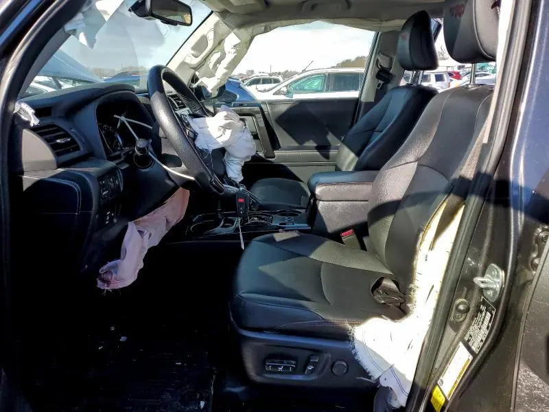 2023 TOYOTA 4RUNNER SE  