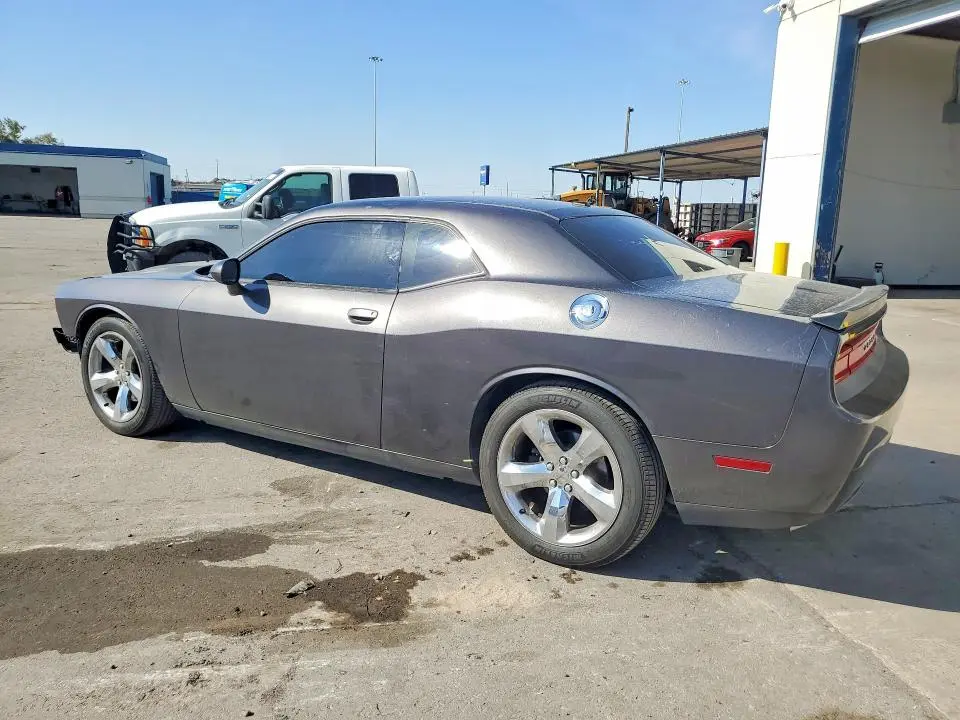 2013 DODGE CHALLENGER SXT  