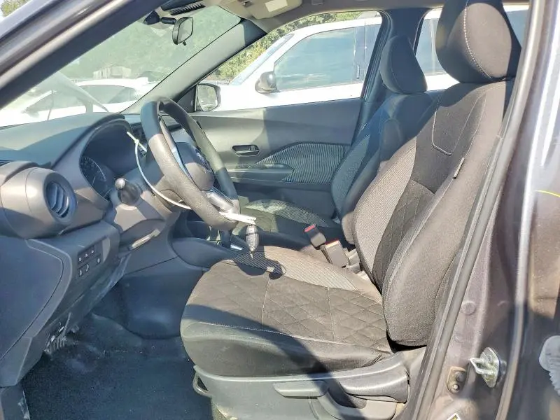2020 NISSAN KICKS S  