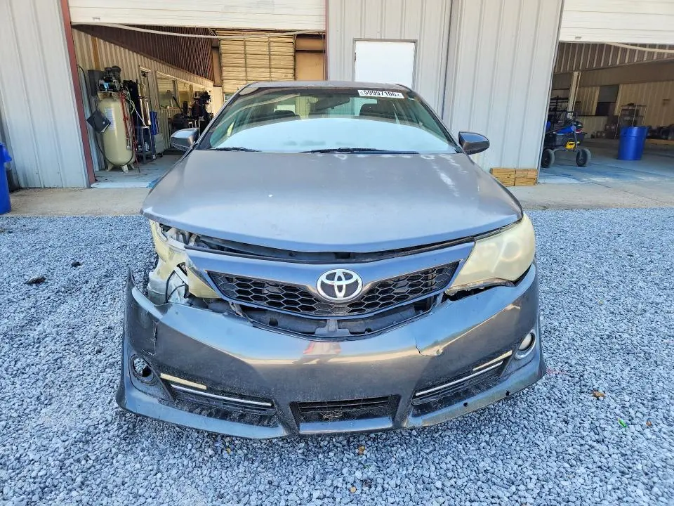 2012 TOYOTA CAMRY SE  