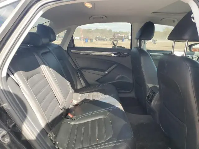 2016 VOLKSWAGEN PASSAT SEL  