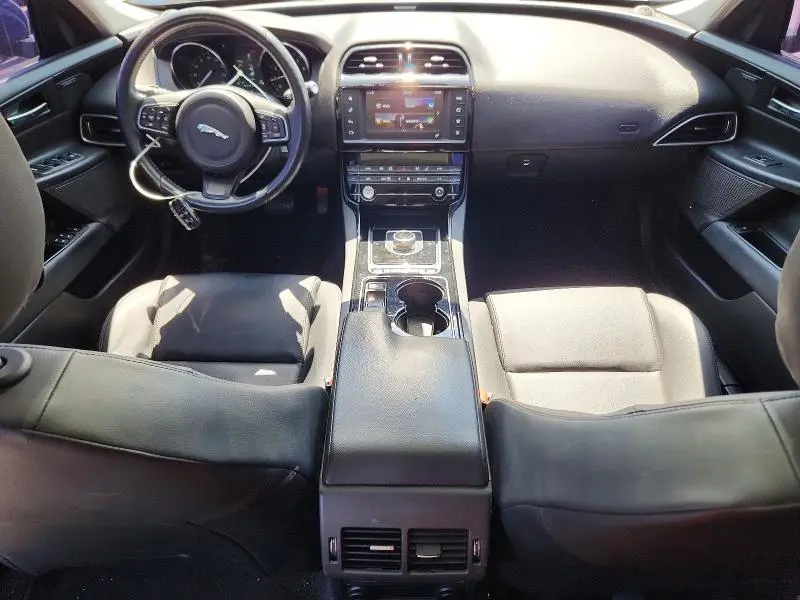 2017 JAGUAR XE PREMIUM  