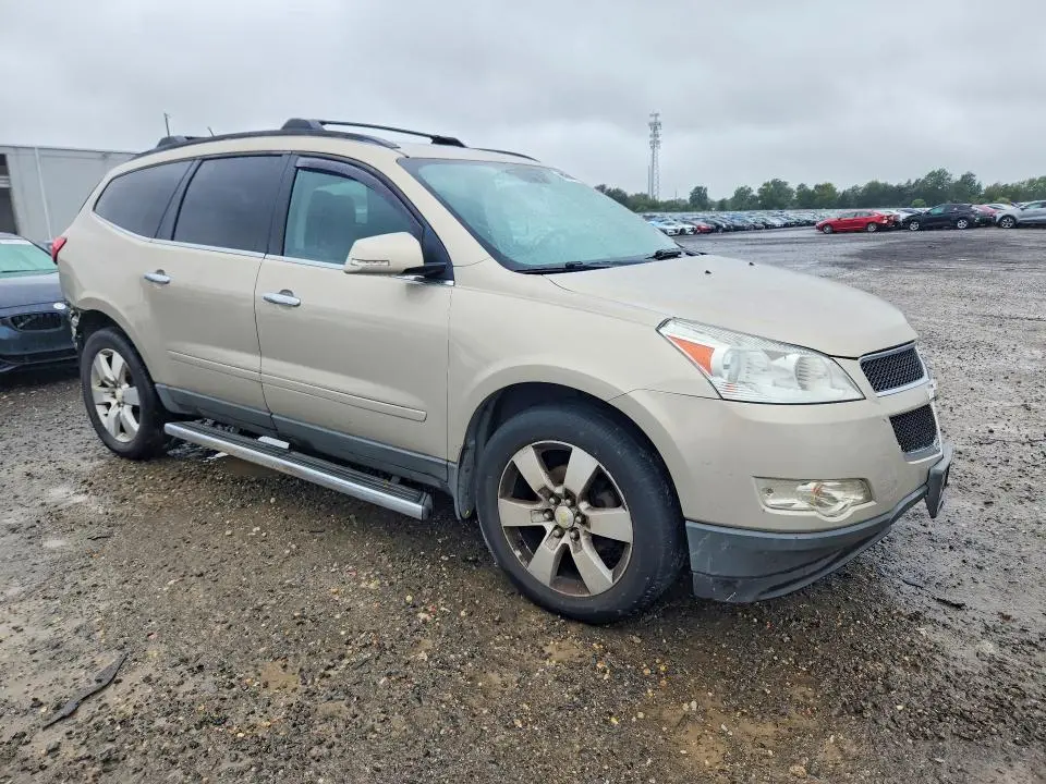 2011 CHEVROLET TRAVERSE LT  