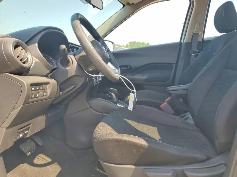 2021 NISSAN KICKS S  