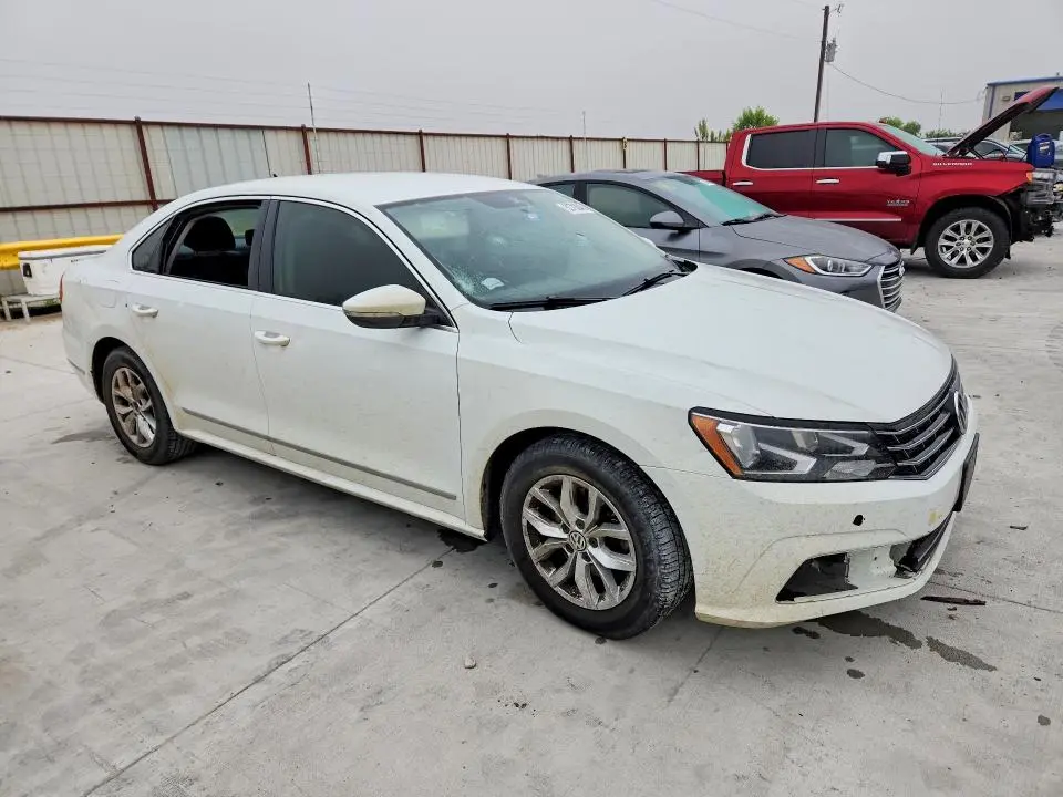 2017 VOLKSWAGEN PASSAT S  