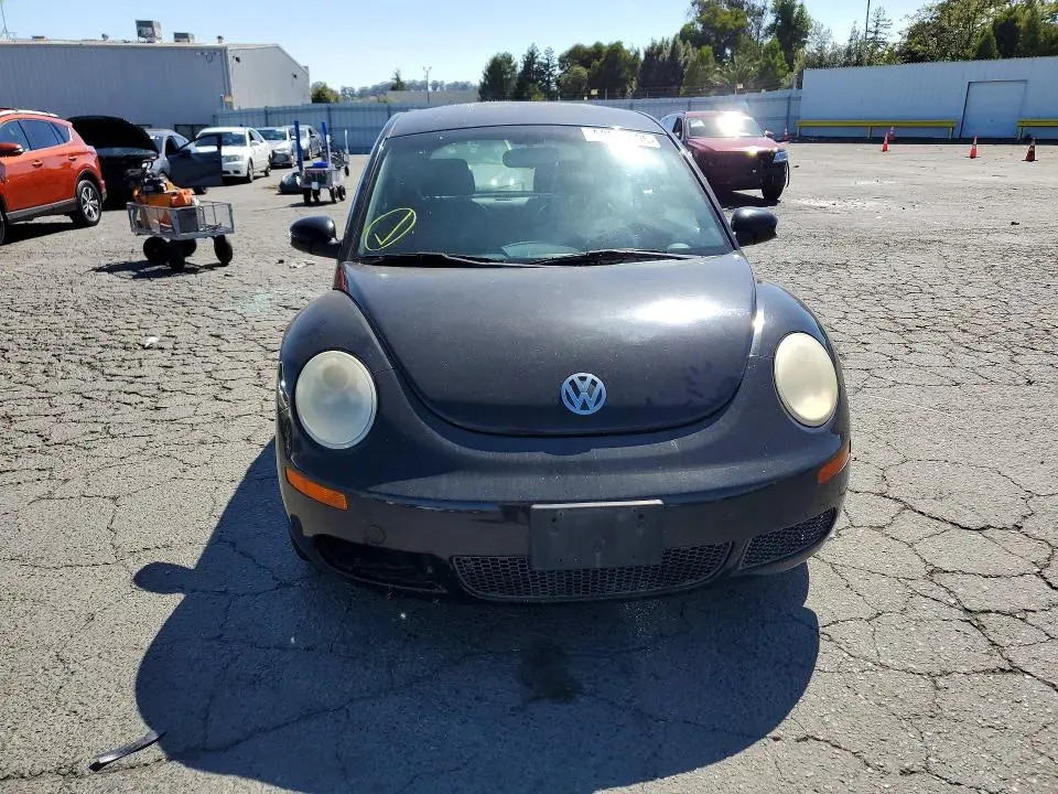 2010 VOLKSWAGEN NEW BEETLE   