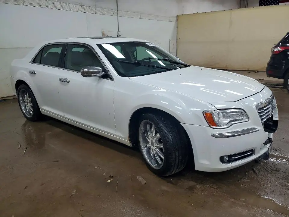 2013 CHRYSLER 300   