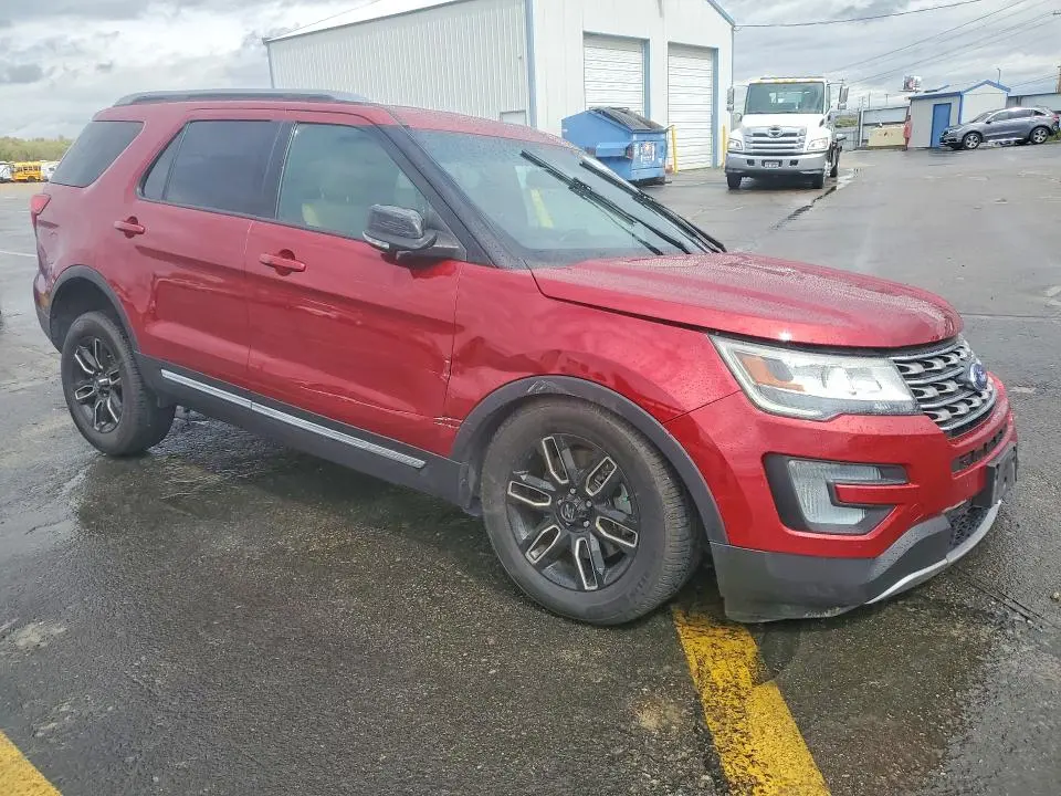 2017 FORD EXPLORER XLT  