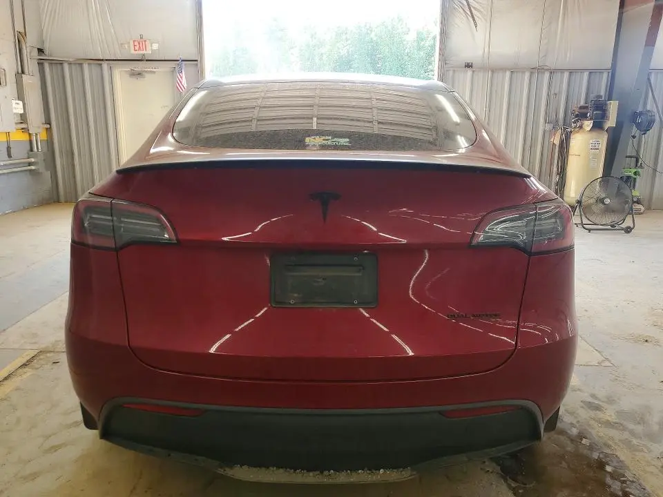2025 TESLA MODEL Y   