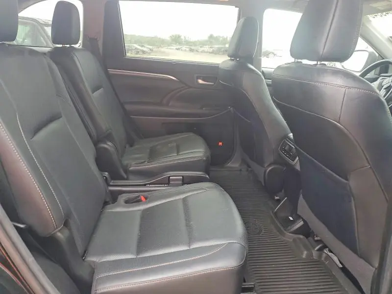2017 TOYOTA HIGHLANDER LIMITED  