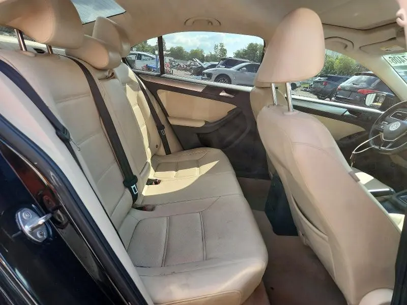 2016 VOLKSWAGEN JETTA SE  