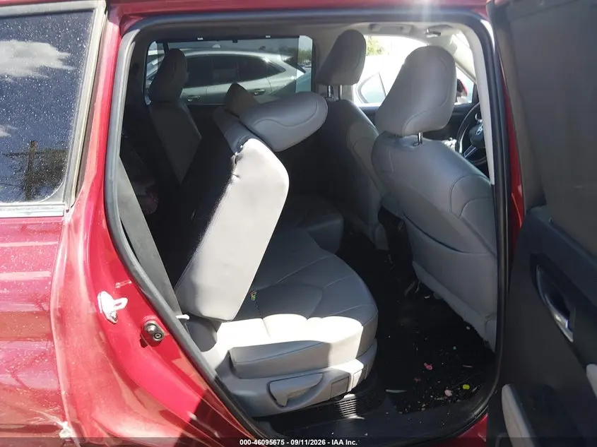 2022 TOYOTA HIGHLANDER HYBRID XLE