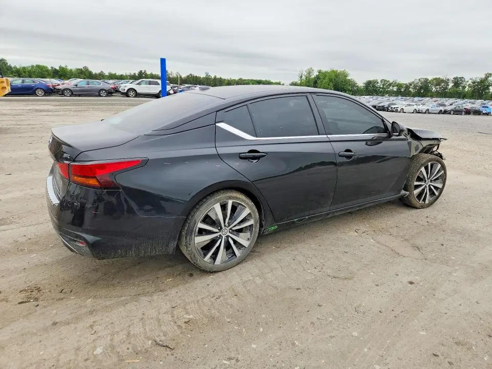 2020 NISSAN ALTIMA SR  