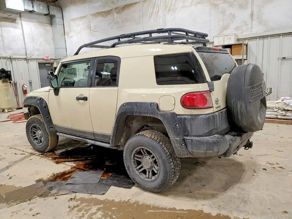 2010 TOYOTA FJ CRUISER BASE  