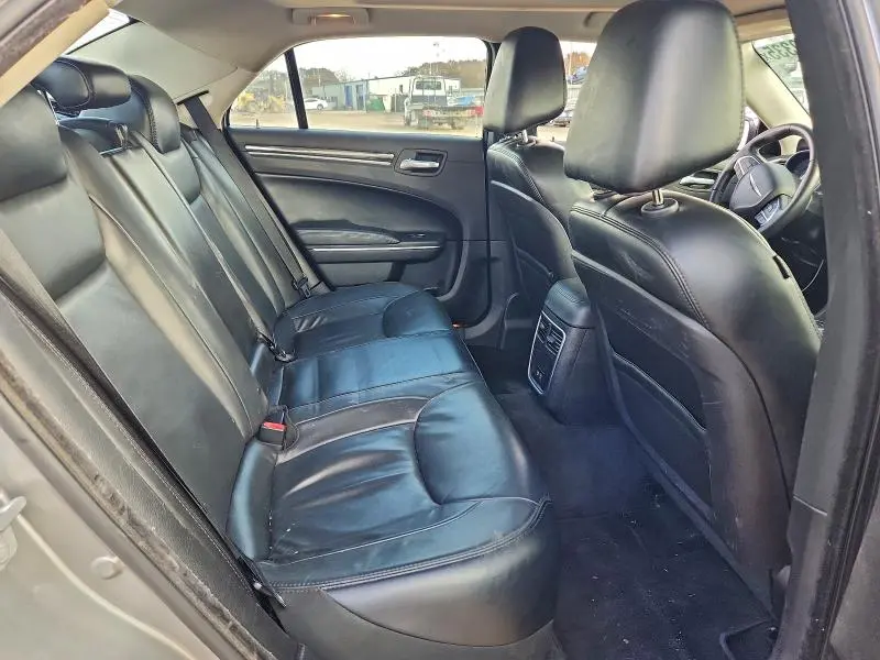 2016 CHRYSLER 300 LIMITED  