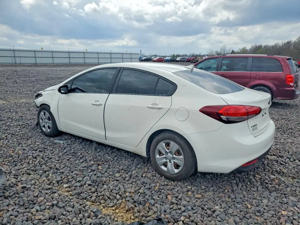 2017 KIA FORTE LX  