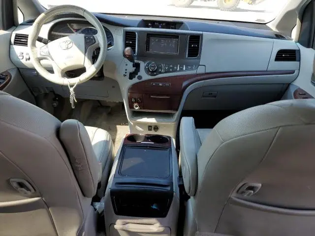 2014 TOYOTA SIENNA XLE  