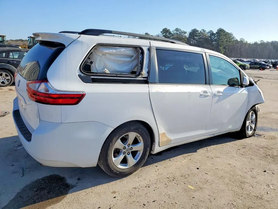2016 TOYOTA SIENNA LE 8-PASSENGER  