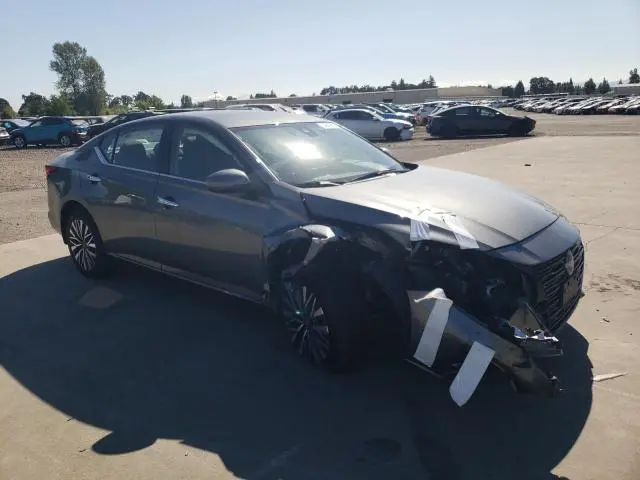 2023 NISSAN ALTIMA SV  