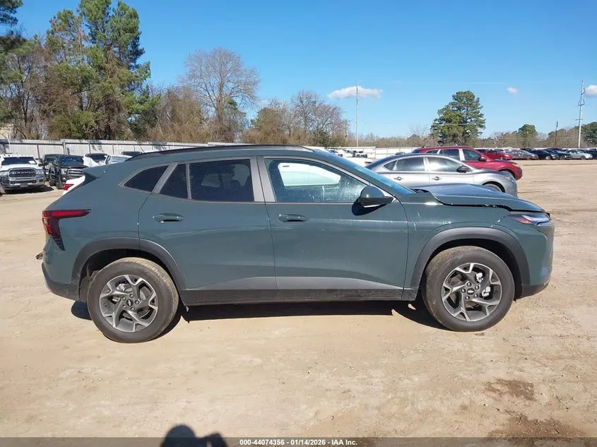 2025 CHEVROLET TRAX FWD LT