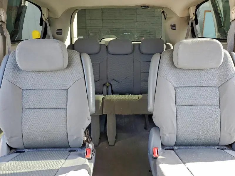 2010 CHRYSLER TOWN & COUNTRY TOURING  