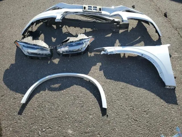 2019 VOLVO XC90 T6 MOMENTUM  