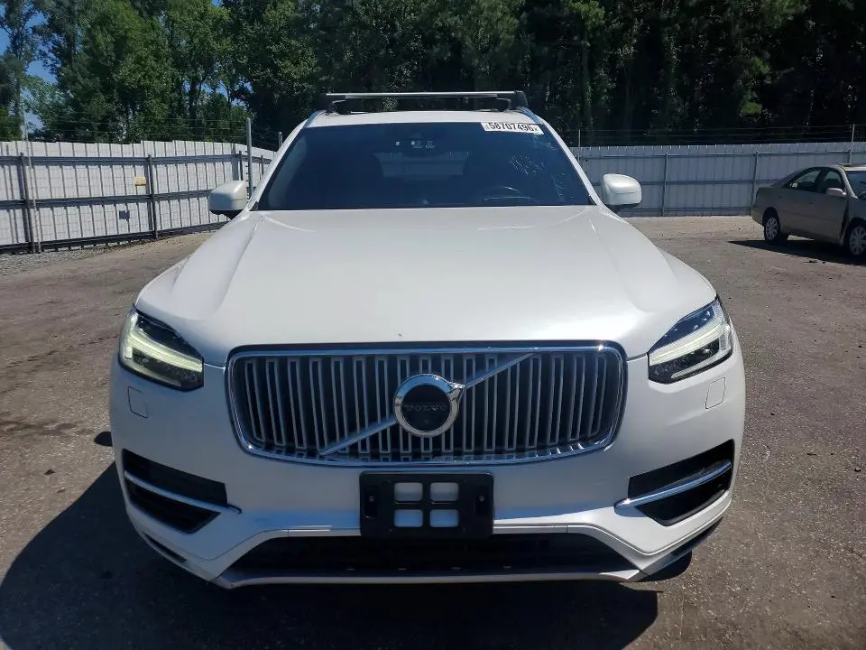2017 VOLVO XC90 T8  