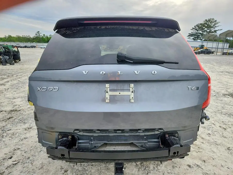 2018 VOLVO XC90 T6  