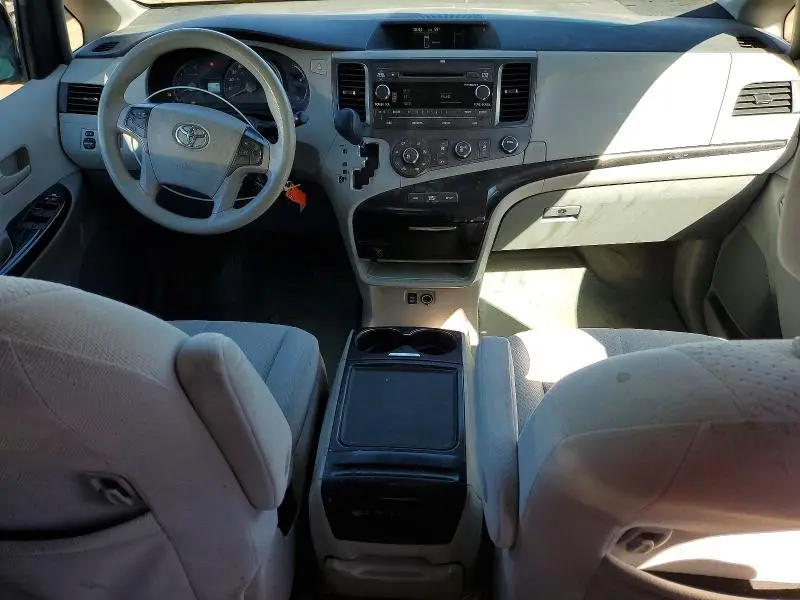 2012 TOYOTA SIENNA LE 8-PASSENGER  