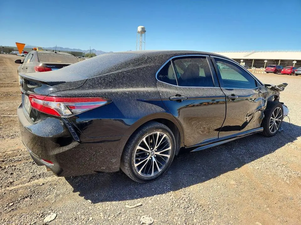 2018 TOYOTA CAMRY SE  