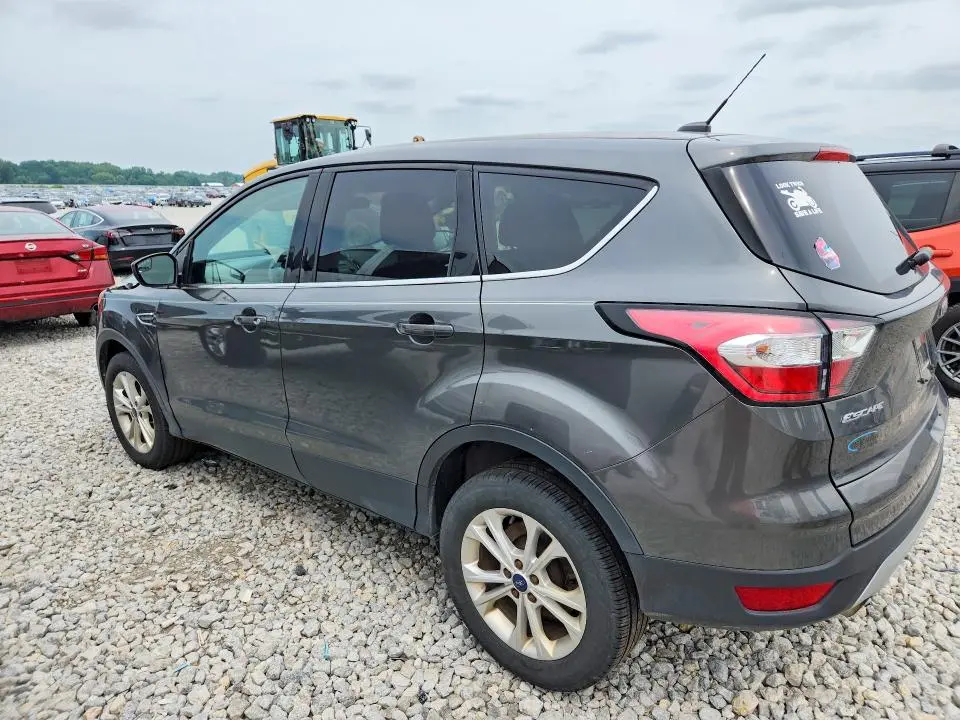 2017 FORD ESCAPE SE  