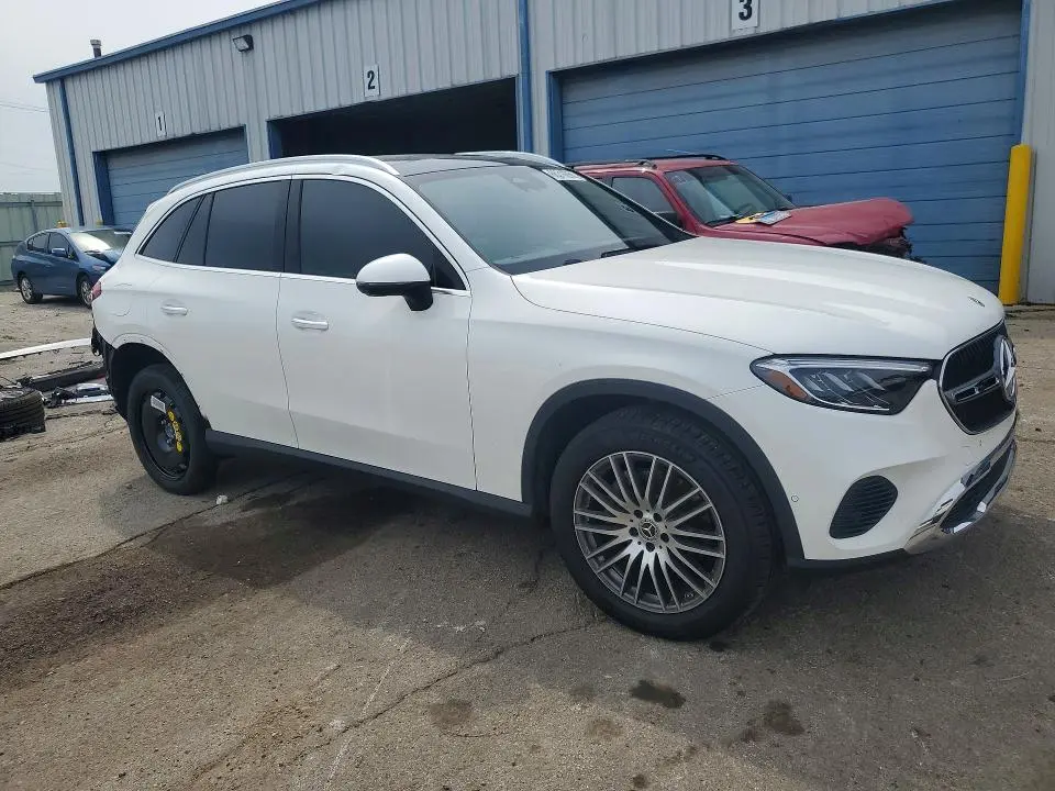 2026 MERCEDES-BENZ GLC 300  