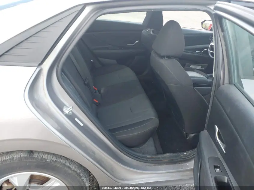 2023 HYUNDAI ELANTRA SE