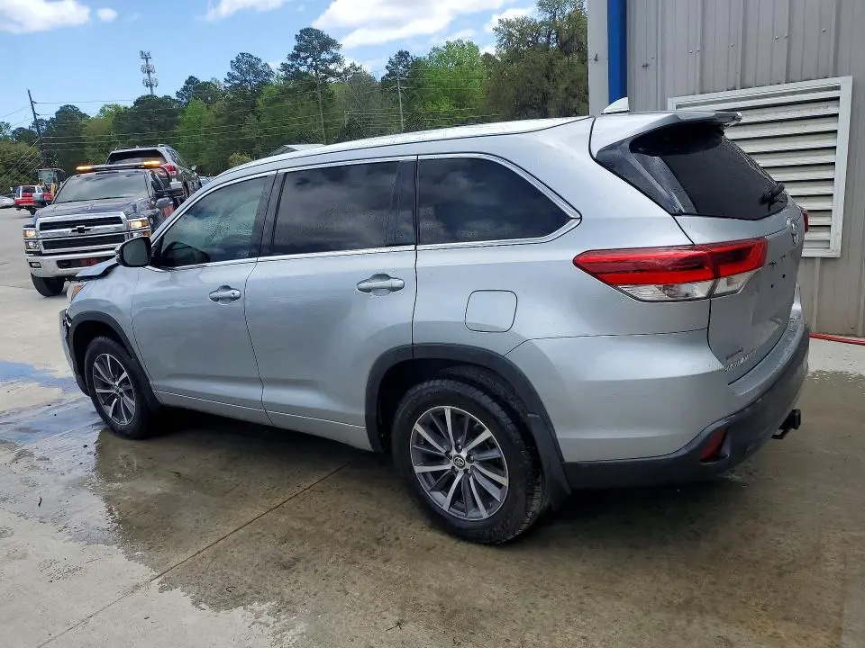 2018 TOYOTA HIGHLANDER XLE  