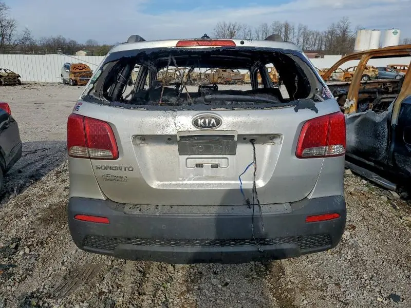 2013 KIA SORENTO LX  