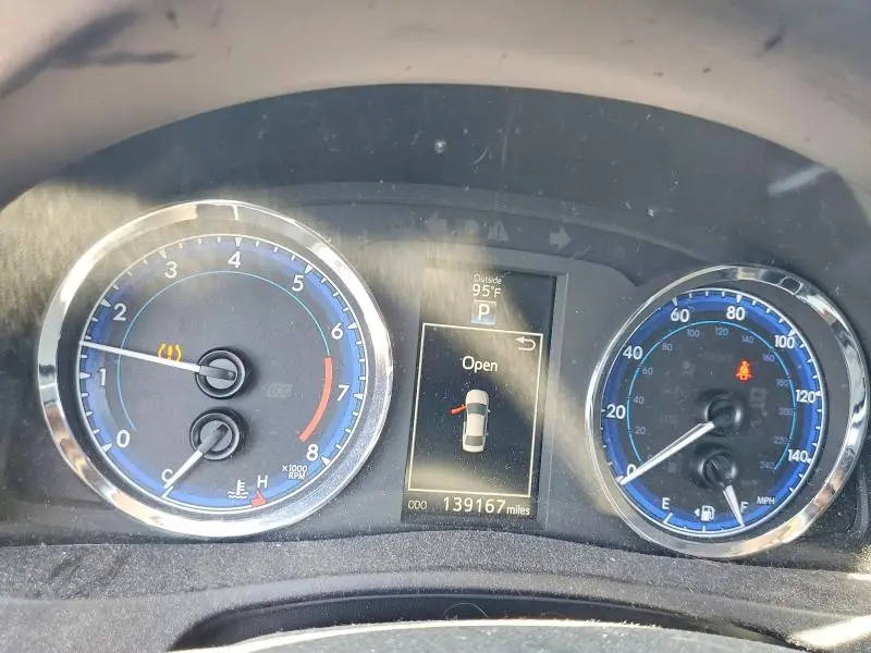 2018 TOYOTA COROLLA SE  