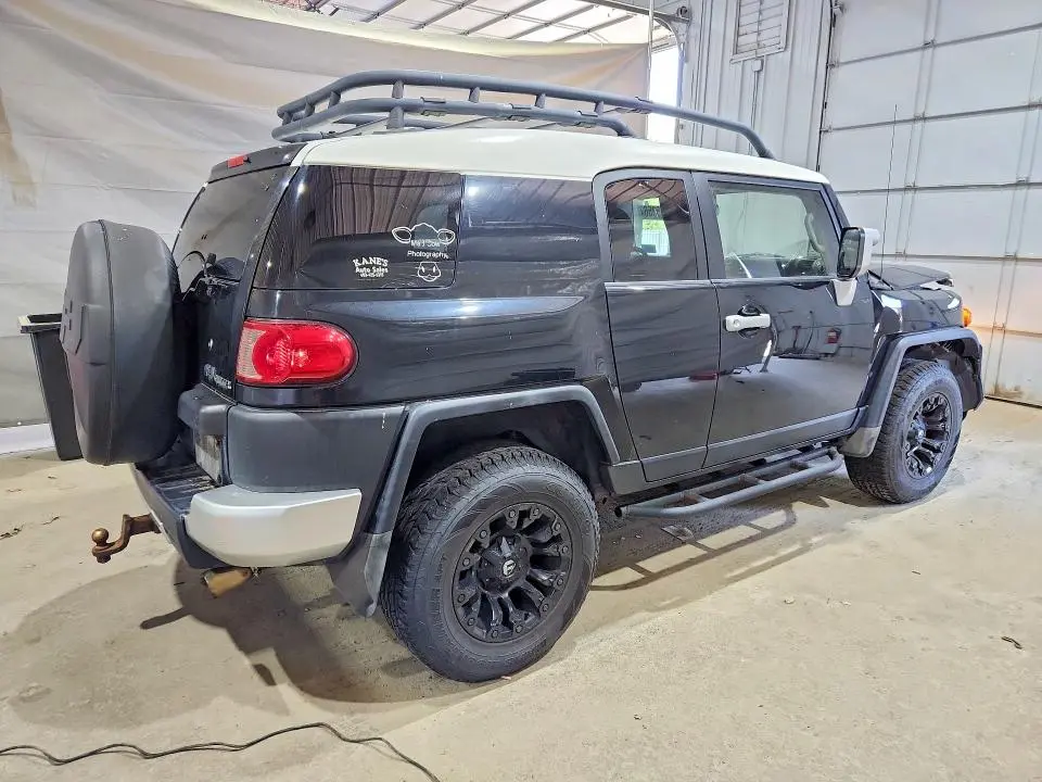 2010 TOYOTA FJ CRUISER BASE  