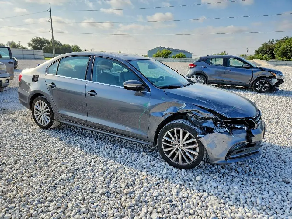 2015 VOLKSWAGEN JETTA SE  