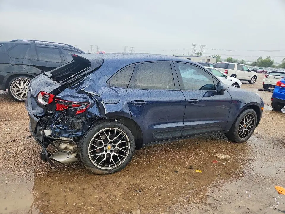 2018 PORSCHE MACAN   