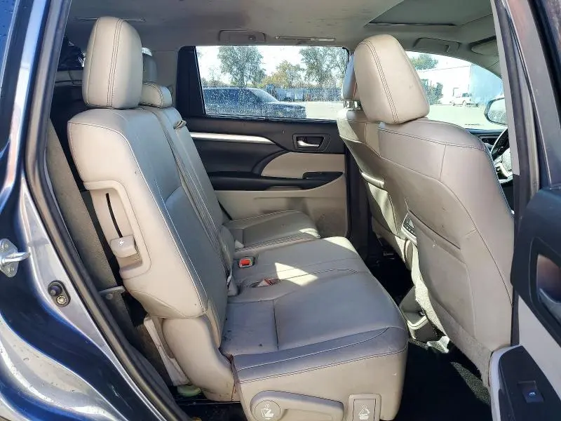 2018 TOYOTA HIGHLANDER XLE  