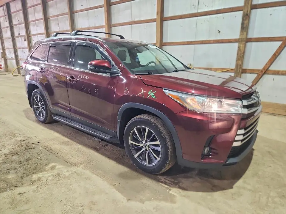 2019 TOYOTA HIGHLANDER XLE  