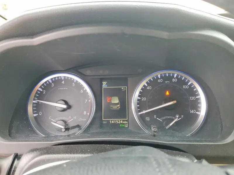 2017 TOYOTA HIGHLANDER SE  