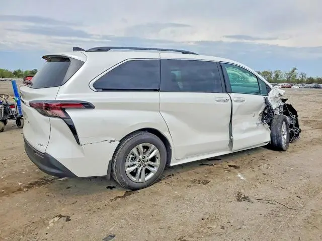2026 TOYOTA SIENNA XLE 7 PASSENGER  